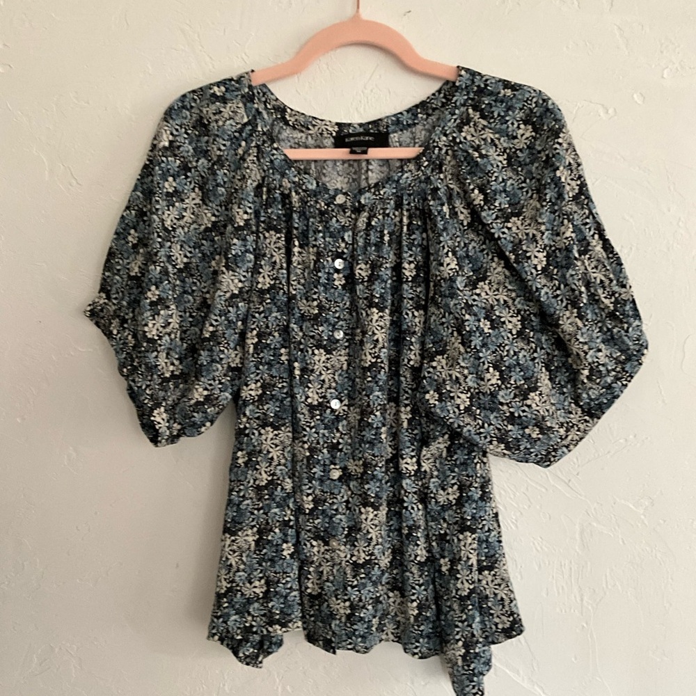 Karen Kane Blue Floral Puff Sleeve Button Front Blouse Medium - Picture 2 of 4